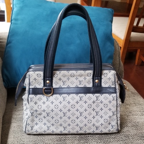 Louis Vuitton Handbags - Louis Vuitton Monogram Josephine handbag